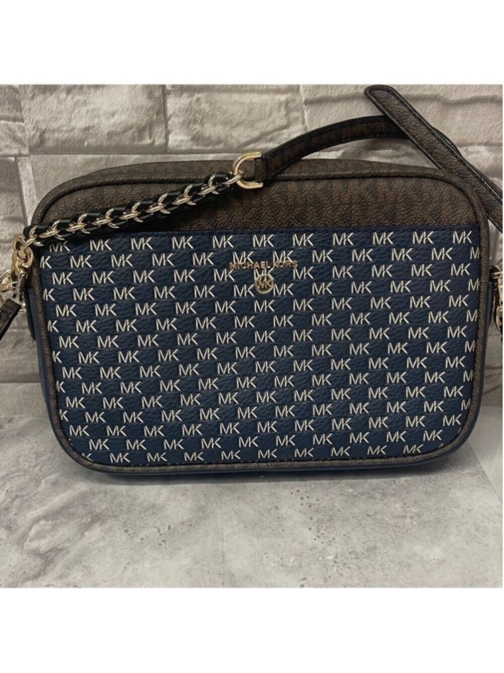 Michael Kors Charm Camera Crossbody & Matching Wallet Set Navy/Brown Logo - Picture 8 of 16